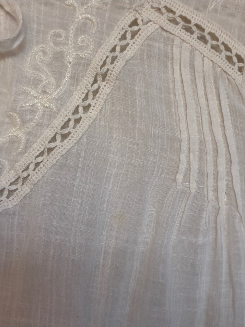 Lace Brand Cream Embroidered Blouse Womens Small Tie Neck Cottagecore Fairycore - Picture 3 of 8